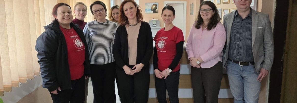 Rad u zajednici: Podrška korisnicima u stanju socijalne potrebe